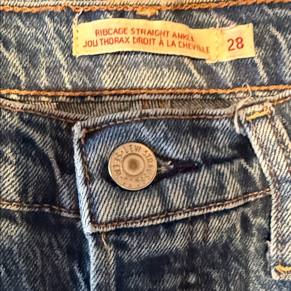 LEVI's Ribcage Straight Raw Hem Ankle Jeans Iconic High Rise in Medium Blue Wash - Picture 6 of 7